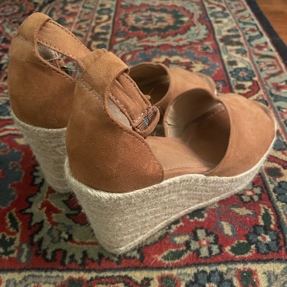 Universal Thread Platform Espadrille Sandals - Picture 3 of 7